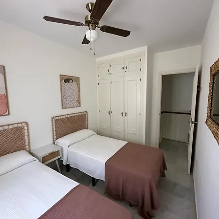 Adosado En Novo Sancti Petri Holiday home